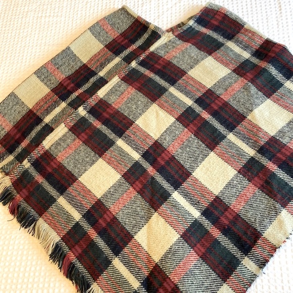 Fleece Sweater Blanket Poncho Tartan Plaid One Size Red Navy Tan Hunter Green - Picture 2 of 10